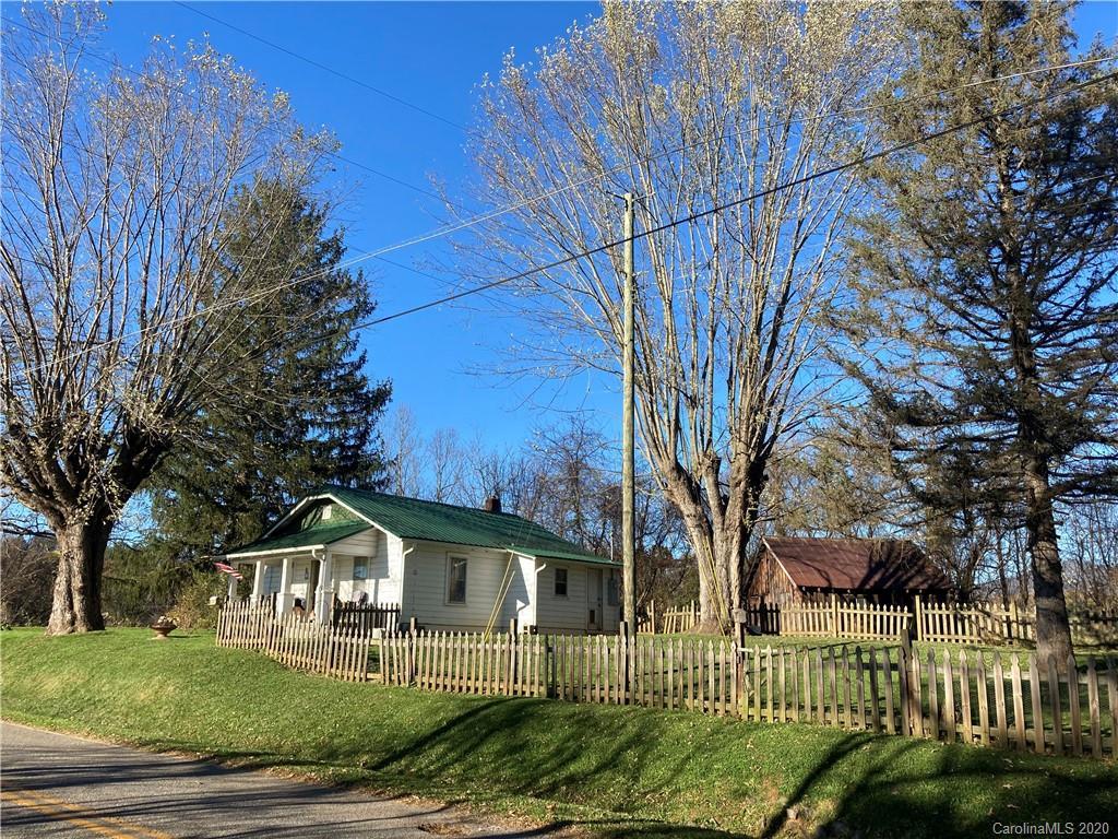 323 Hilltop Farm Rd., Canton, NC 28716