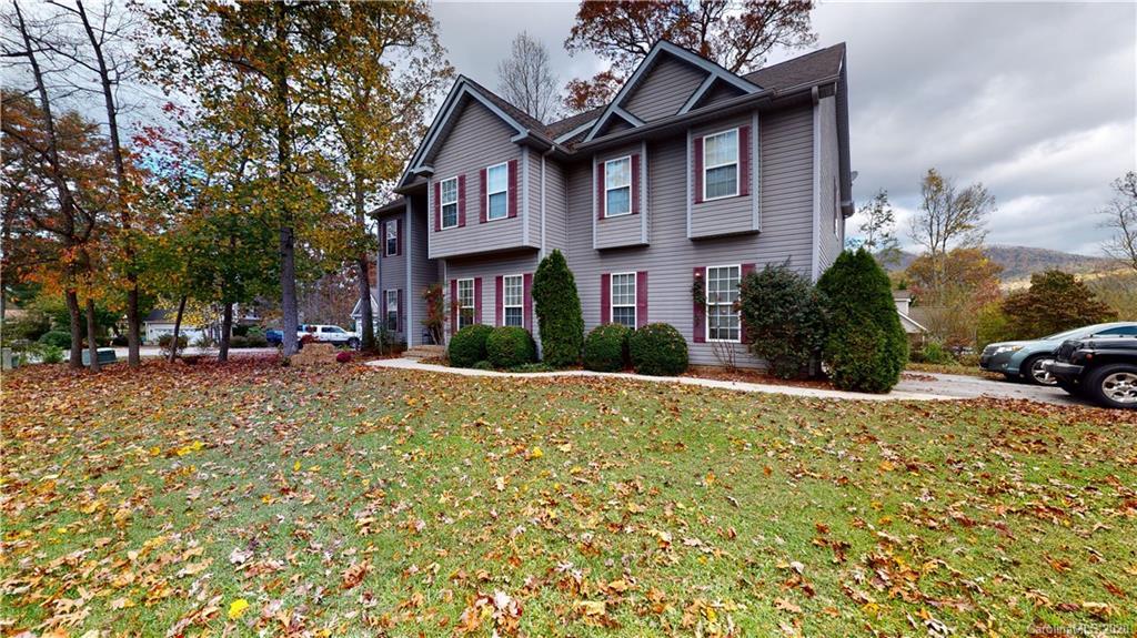 214 Colonel Holcombe Pl., Candler, NC 28715