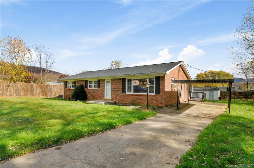 44 Woodview Dr., Waynesville, NC 28786