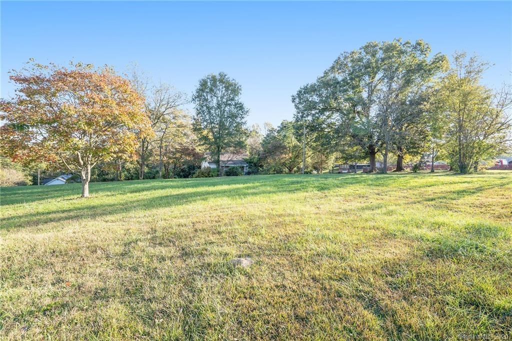 1517 May Ave., Gastonia, NC 28052