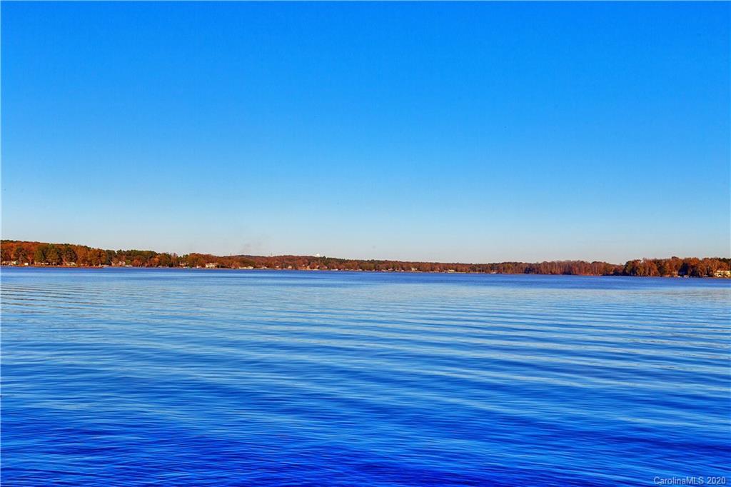 8803 Peninsula Dr., Terrell, NC 28682