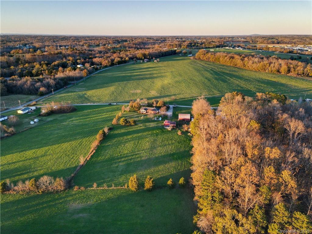 130 Watts Farm Ln., Mooresville, NC 28115