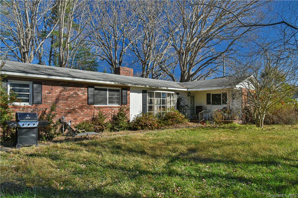 221 Weston Rd., Arden, NC 28704