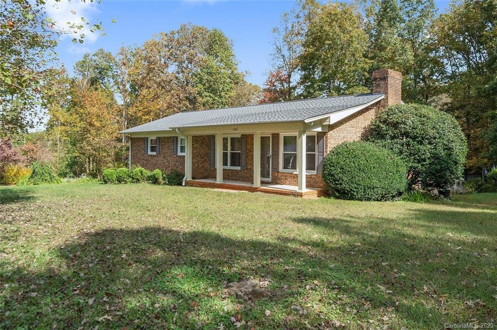 5459 Chestnut Dr., Hickory, NC 28602