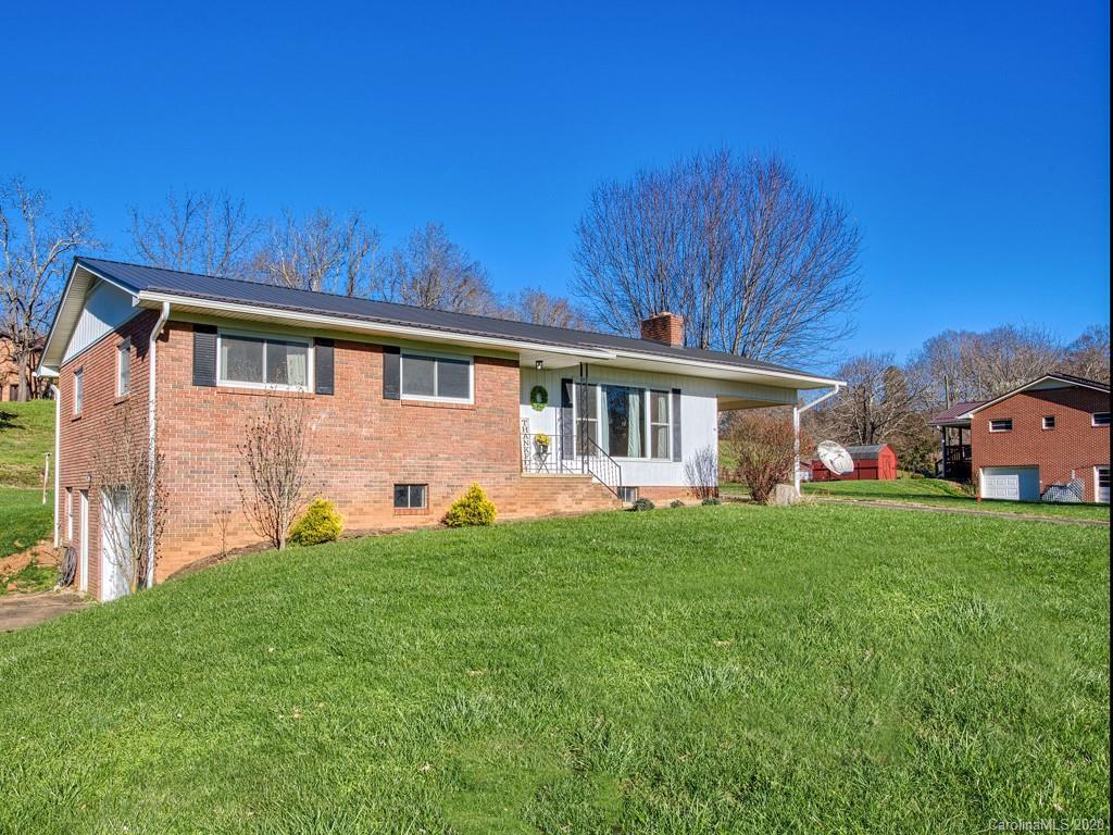 49 Viewmont Dr., Canton, NC 28716