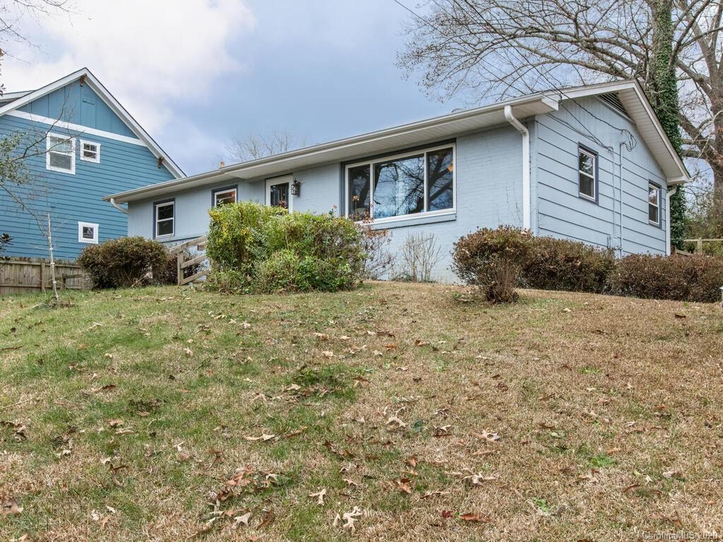 159 Sand Hill Rd., Asheville, NC 28806