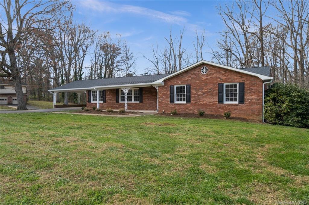 524 Berkshire Dr., Statesville, NC 28677