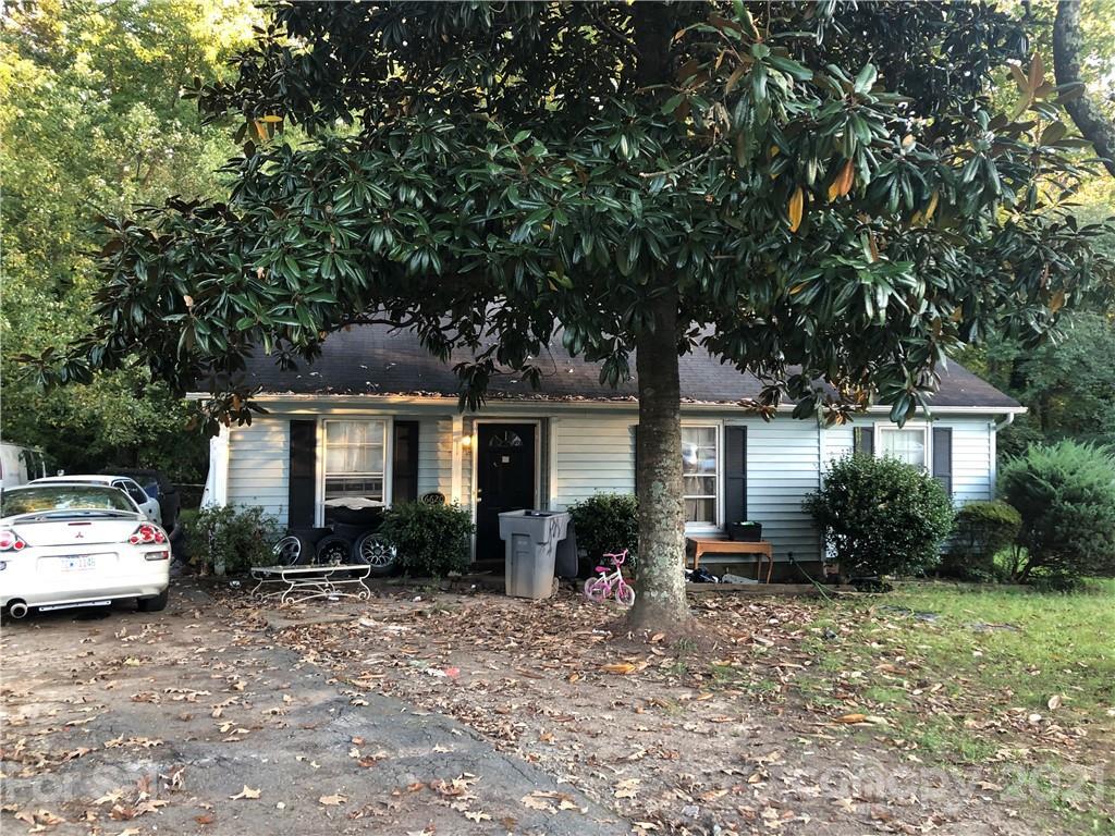 6620 Willow Spring Rd., Charlotte, NC 28215