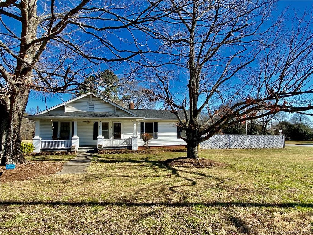 2723 Blacksburg Rd., Earl, NC 28038