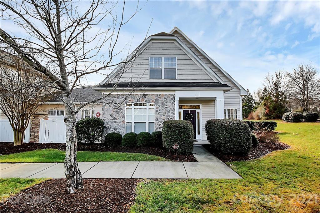2933 Silverthorn Dr., Charlotte, NC 28273