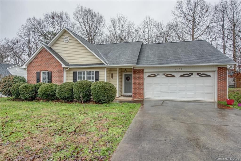 2390 Eagle Glen Ct., Gastonia, NC 28056