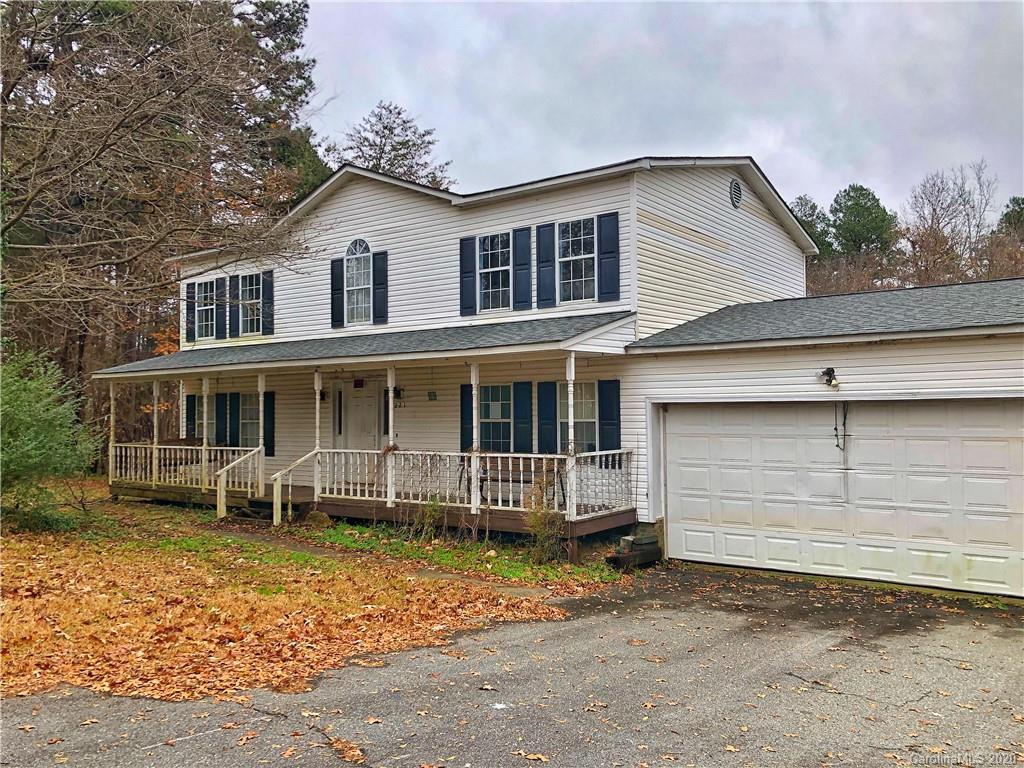 221 Horseshoe Dr., Mount Holly, NC 28120