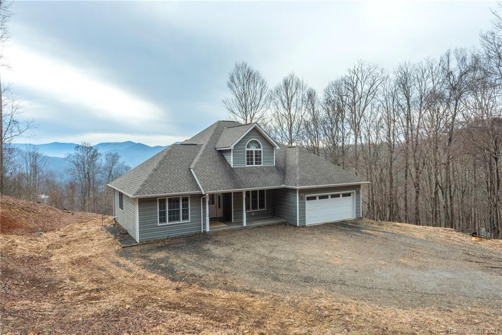 254 Catbrier Ln., Burnsville, NC 28714