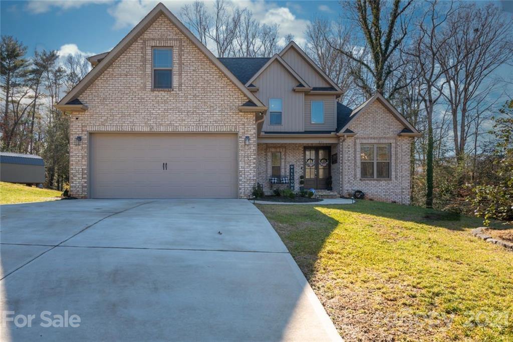 321 34th Avenue Cir., Hickory, NC 28601