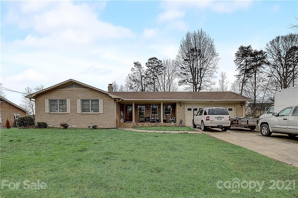 106 Greenview Dr., Kannapolis, NC 28081