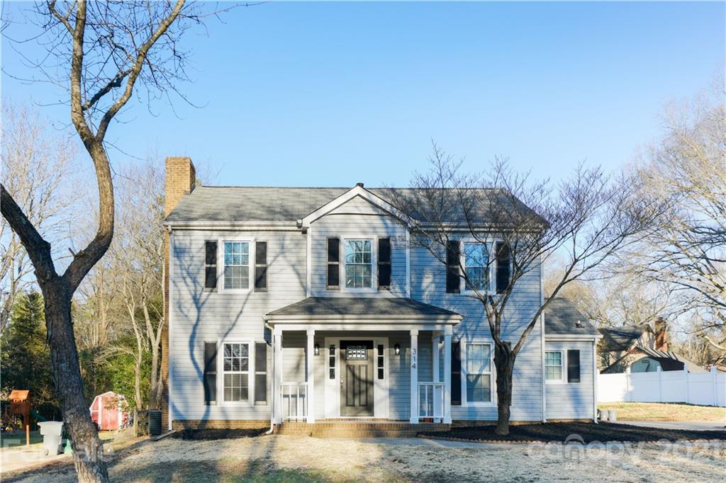 314 Sunnywood Ln., Charlotte, NC 28270