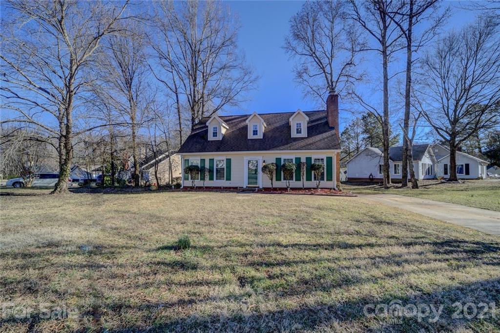 6626 Raeburn Ln., Charlotte, NC 28227