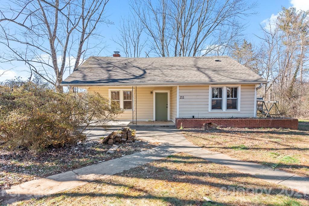 211 Lower Edgewood Rd., Asheville, NC 28715