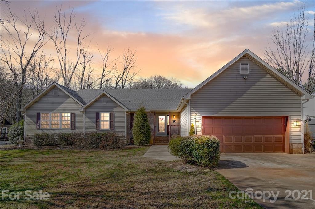5612 Biggers Brook Dr., Matthews, NC 28104
