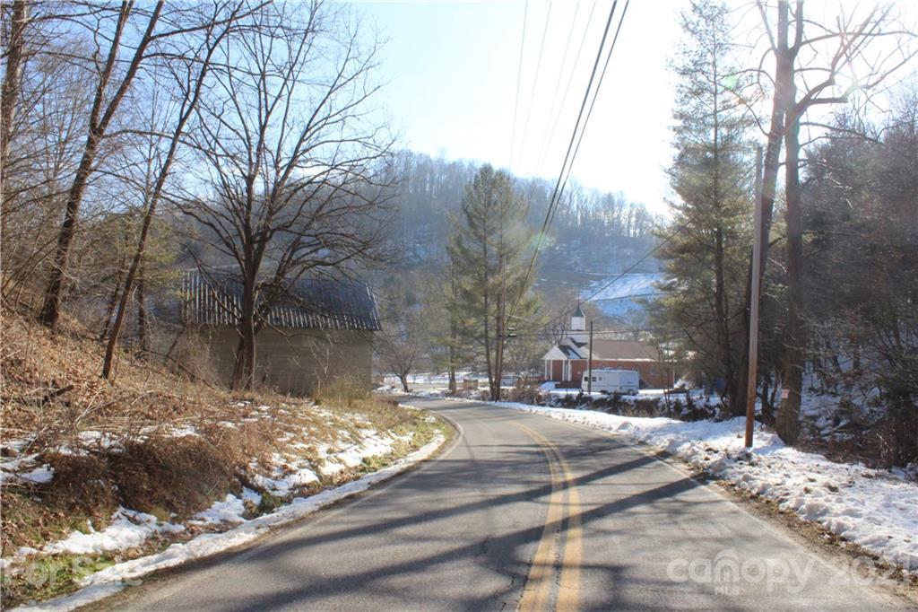 000 Bald Mountain Rd., Burnsville, NC 28714
