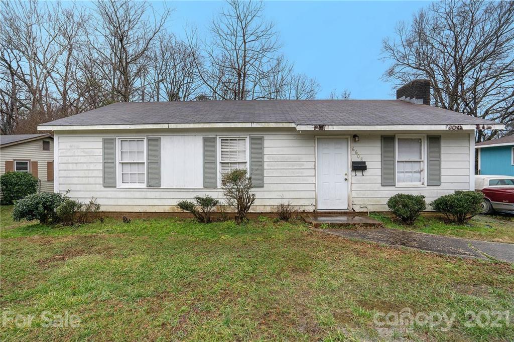 6608 Willow Spring Rd., Charlotte, NC 28215