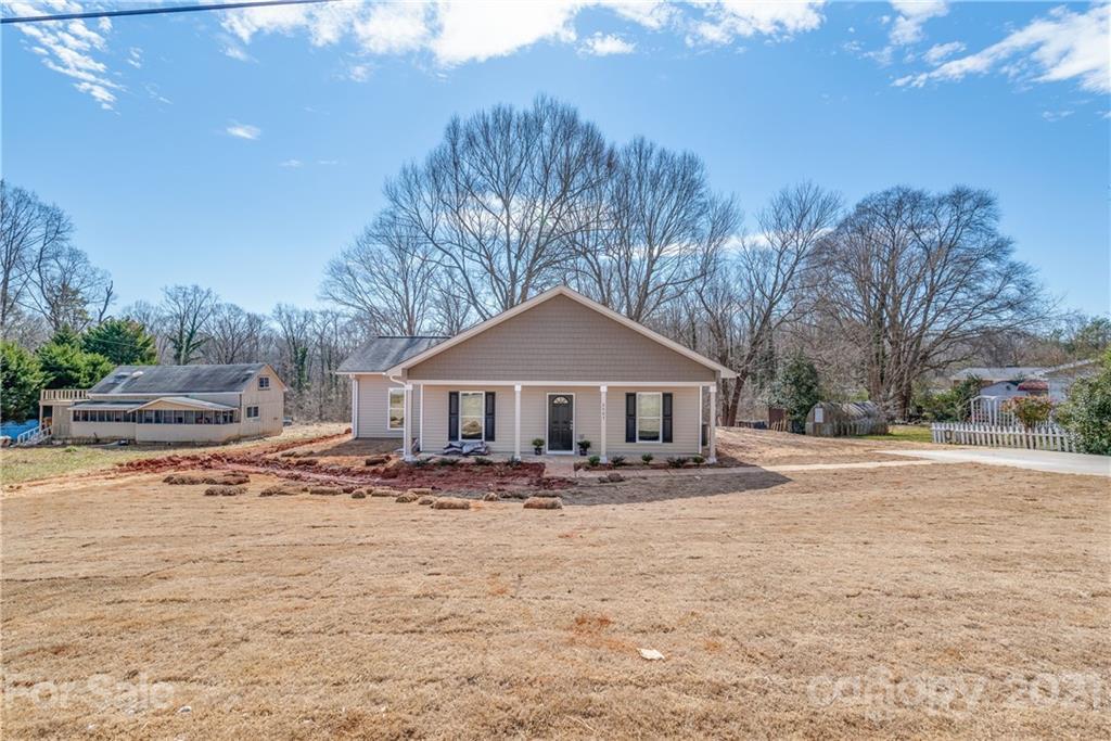 2507 Leroy Ave., Gastonia, NC 28054