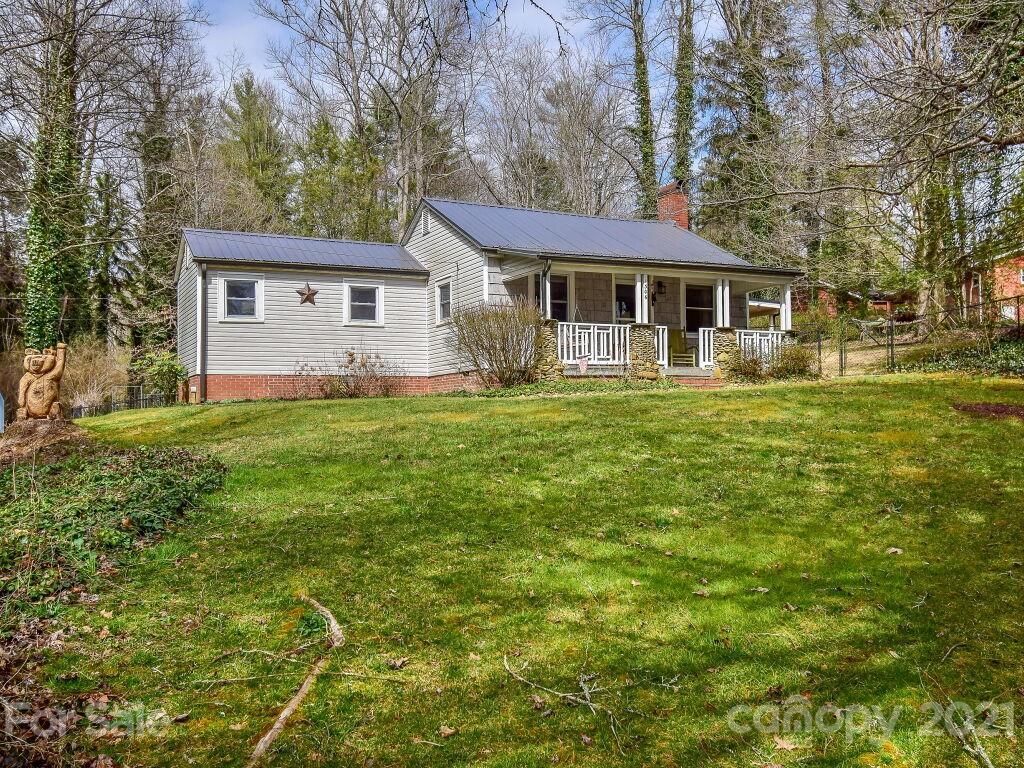 1306 N Country Club Rd., Brevard, NC 28712