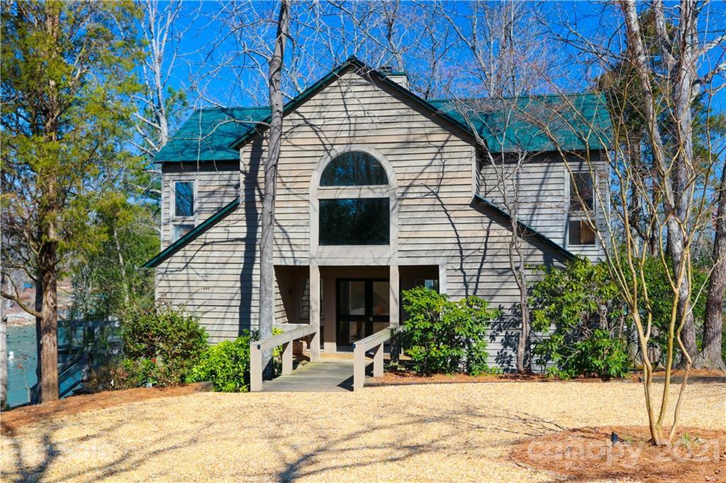 121 Rhinehill Dr., Mooresville, NC 28117