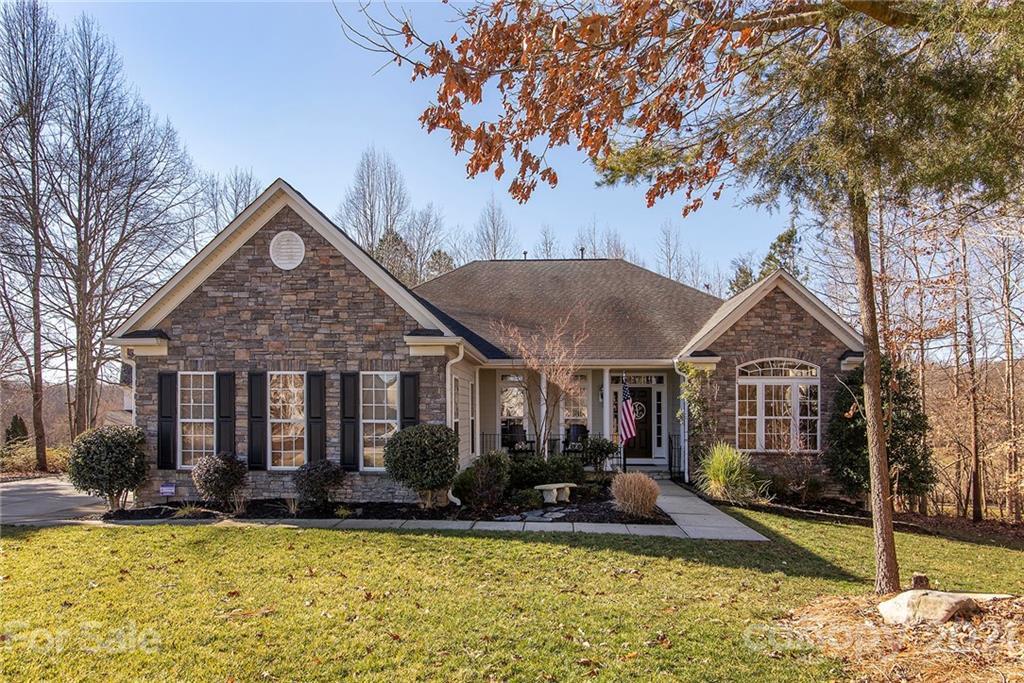1310 Valhalla Dr., Denver, NC 28037