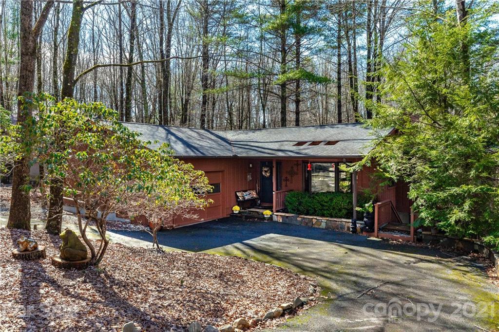 57 Kassahola Dr., Brevard, NC 28712