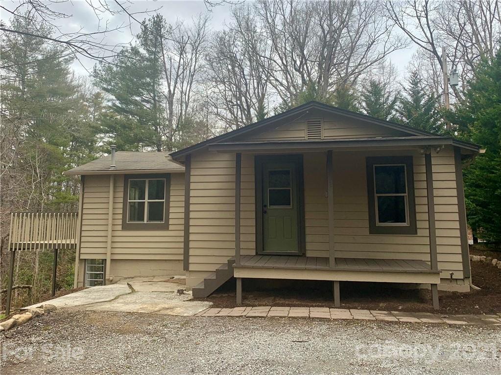 143 Old Transylvania Turnpike Rd., Sapphire, NC 28774