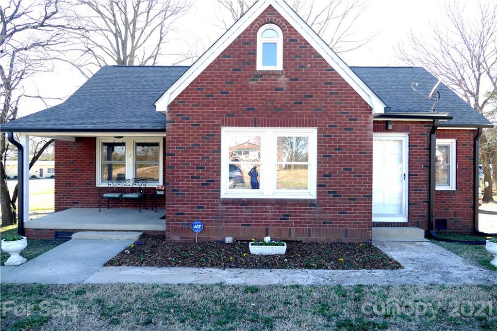 1411 N Cannon Blvd., Kannapolis, NC 28083