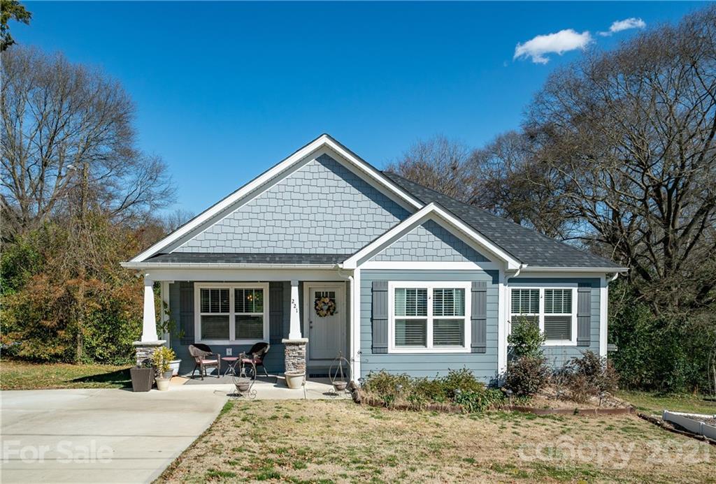 221 Price St., Mount Holly, NC 28120