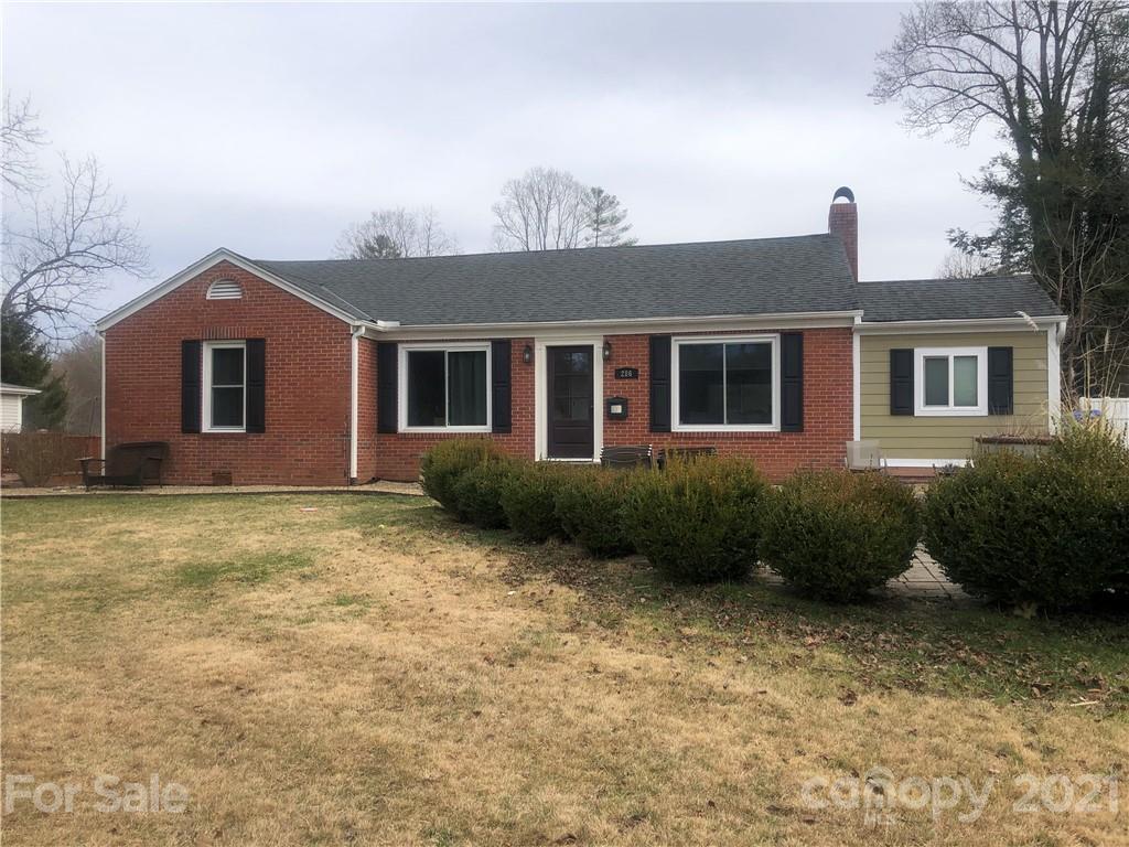 286 Franklin St., Brevard, NC 28712