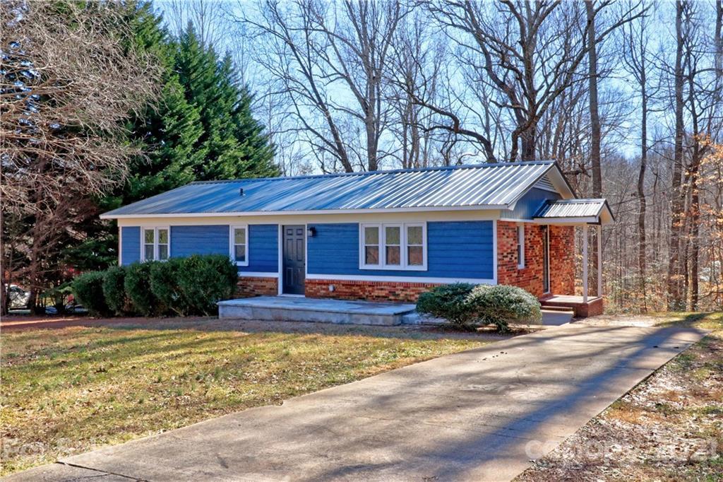 628 Story Woods Rd., Lincolnton, NC 28092