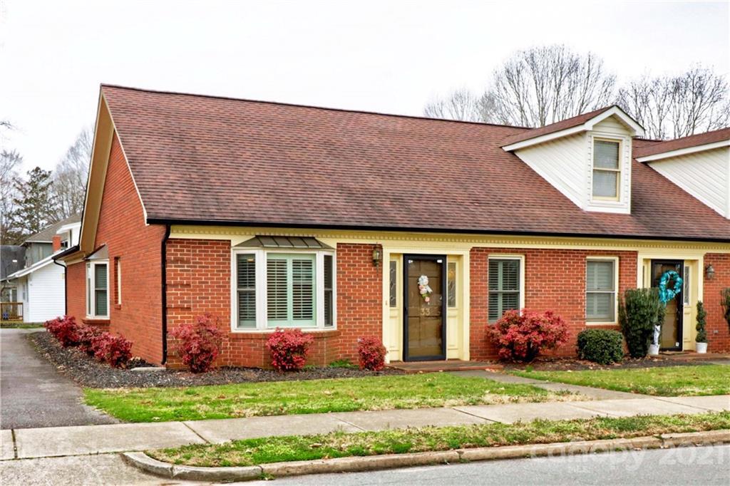 133 N Oakwood Dr., Statesville, NC 28677