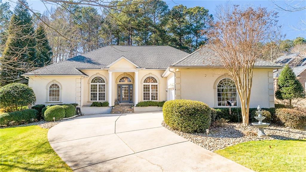 2587 Penngate Dr., Sherrills Ford, NC 28673