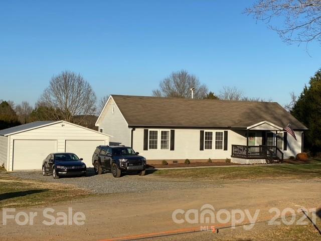 205 Moss Dr., Concord, NC 28027