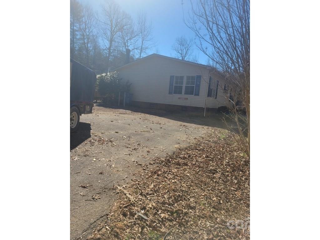 7268 Pyramid Rd., Hickory, NC 28602