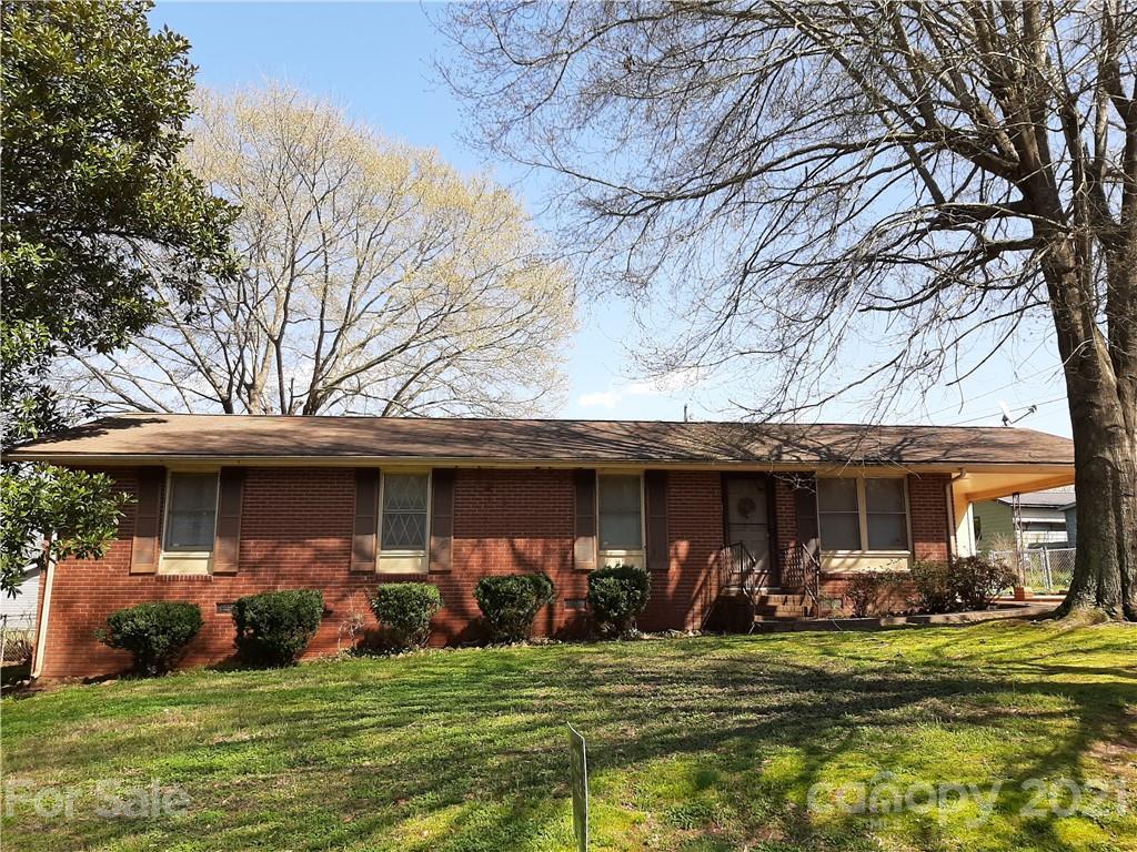 368 Clearlake Tr., Lincolnton, NC 28092