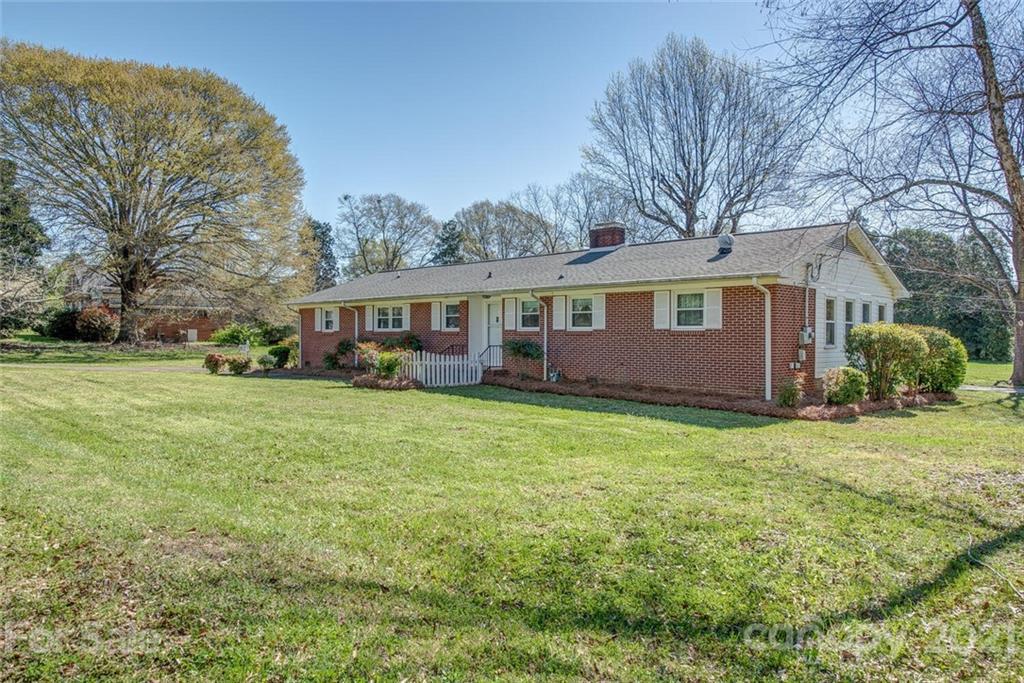2210 Bayview St., Gastonia, NC 28054