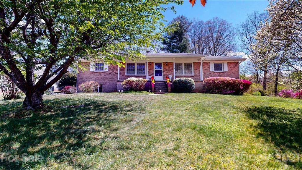 5 Powers Dr., Asheville, NC 28806