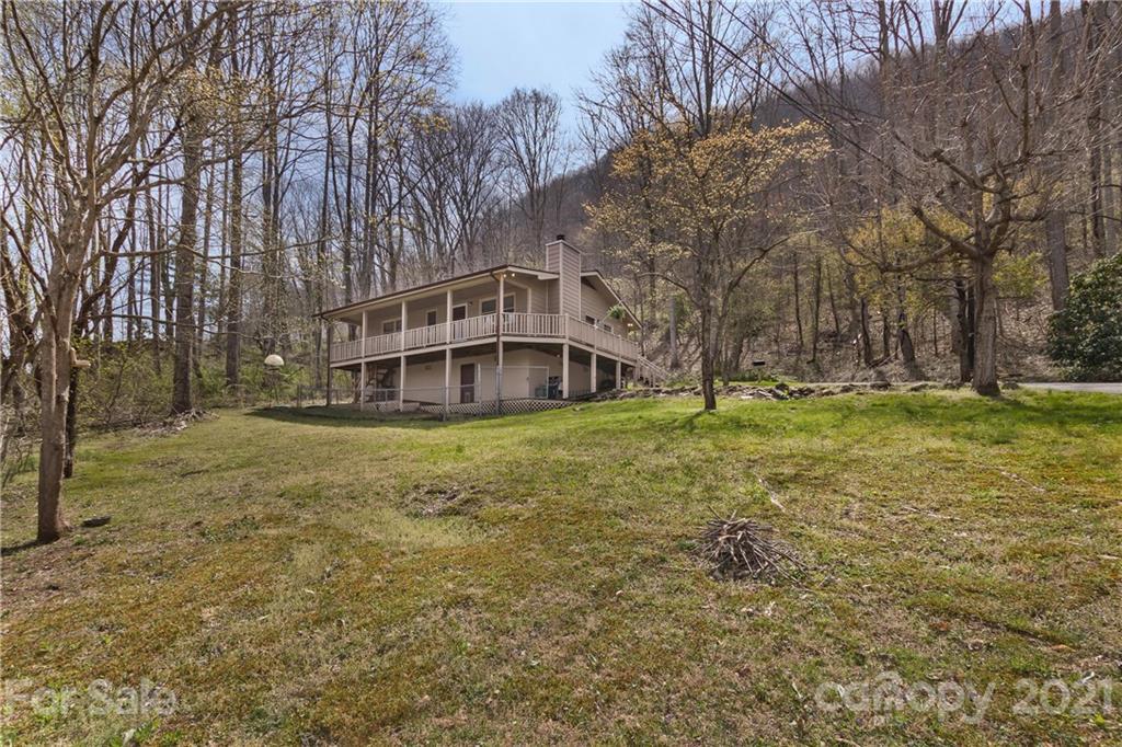 165 Waldonpond Pl., Waynesville, NC 28786