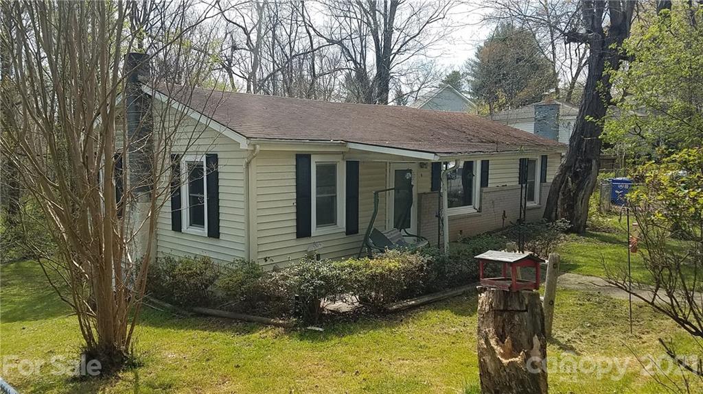 9 Oakmont Ter., Asheville, NC 28806