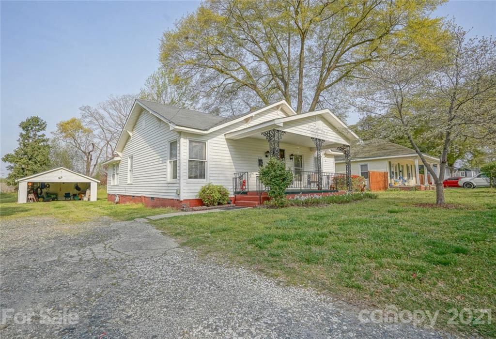 205 S Pine St., Dallas, NC 28034