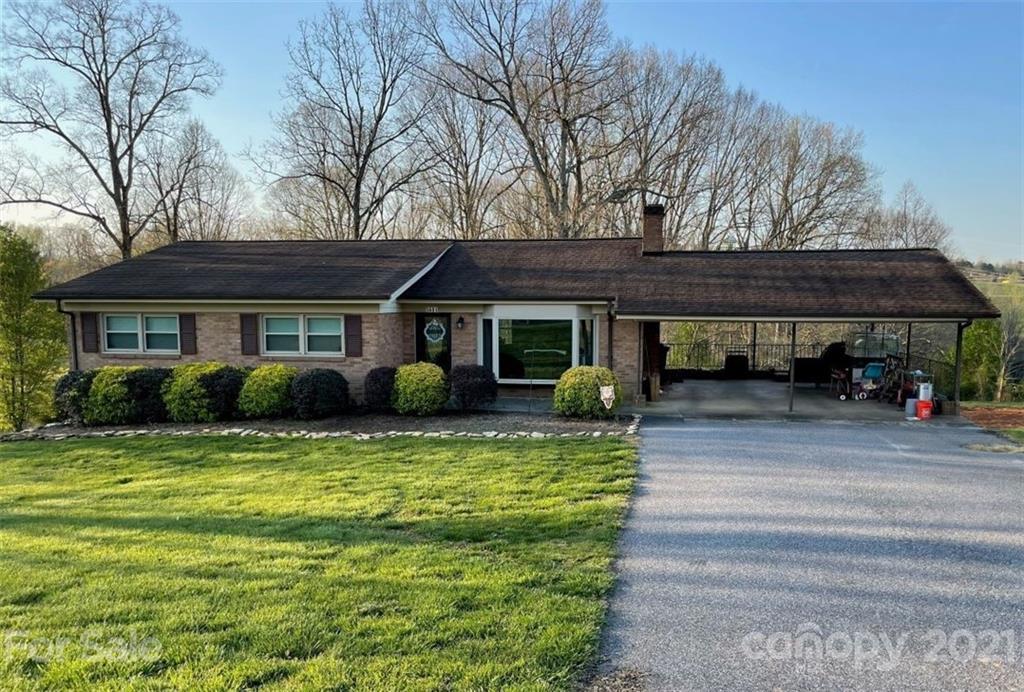 5691 George Henry Dr., Hickory, NC 28602