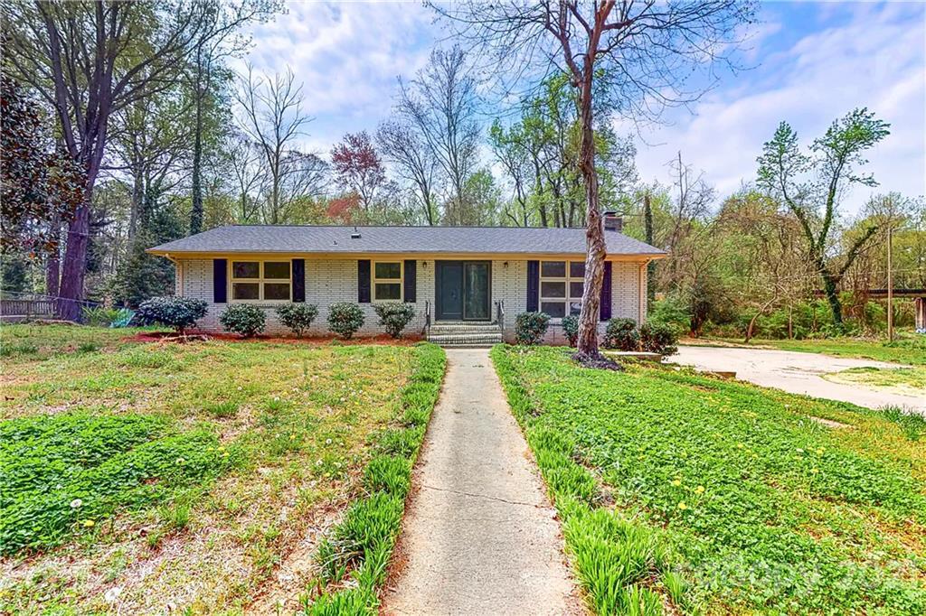 3200 Denson Pl., Charlotte, NC 28215