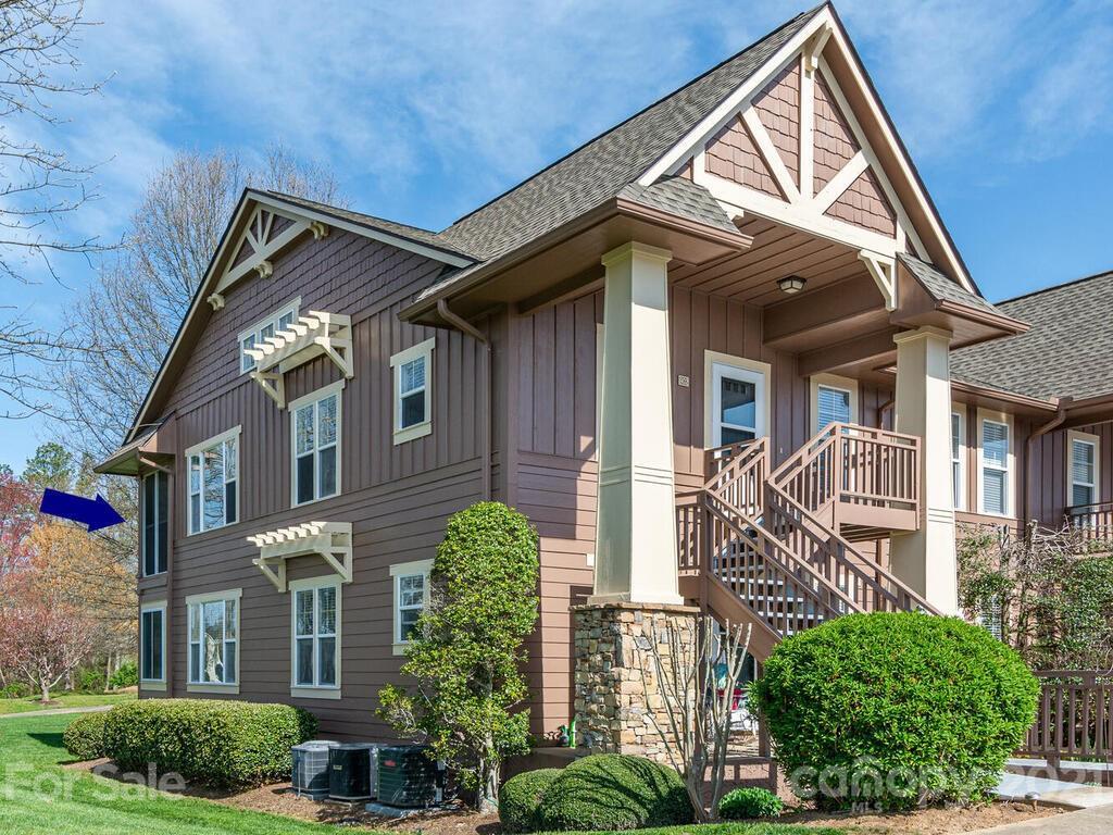 902 Deermouse Way, Hendersonville, NC 28792