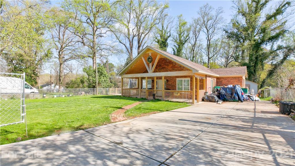 1042 Ridge Ave., Gastonia, NC 28052