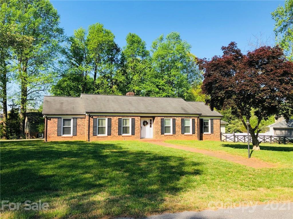 743 Fernwood Rd., Lincolnton, NC 28092